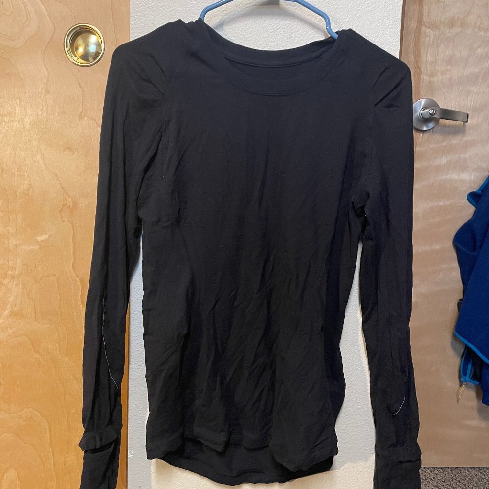 Lululemon long-sleeve size 6
